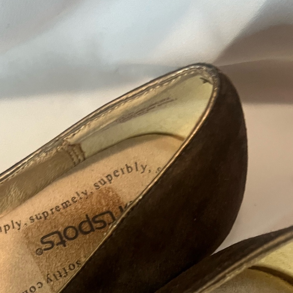 Softspots Brown Casual Loafers with Decorative Bow - Picture 8 of 11